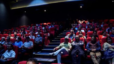 १० करोड खर्चिएर दीपक–दीपाले ल्याए सिनेमा हल संचालनमा