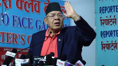 कसैले नपत्याएका बामदेवको रोइलो, प्रचण्डले जनयुद्धका पीडितसंग माफी मागे माओवादीमा जान्छु